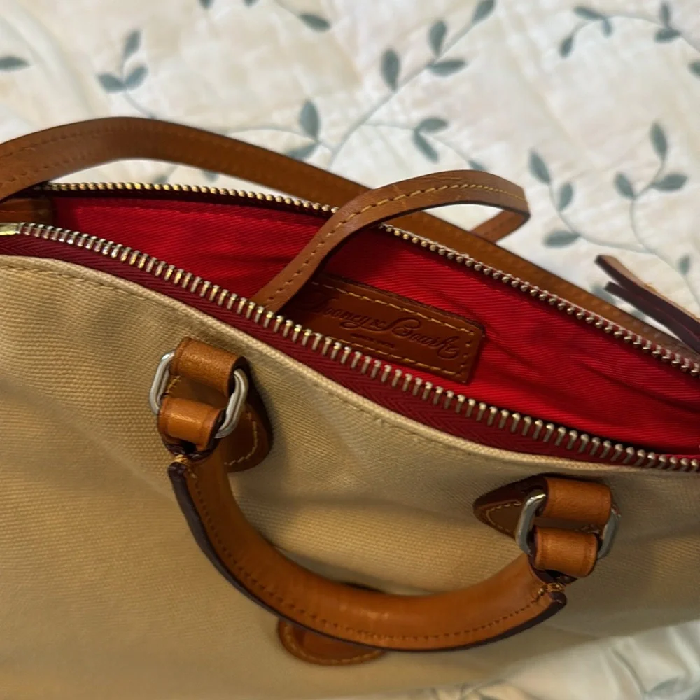 Dooney and Bourke satchel tan woven material authentic - Picture 3 of 3